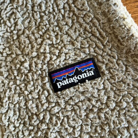 Patagonia cozy tan fleece vest S 7-8 - Picture 2 of 11